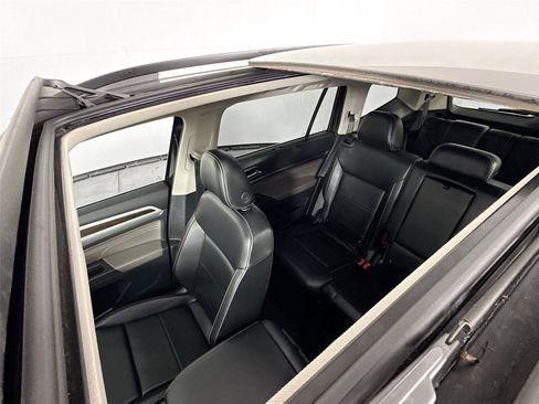 Used 2022 Volkswagen Atlas SE image 25