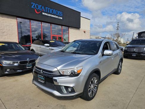 Used 2018 Mitsubishi Outlander Sport SE FWD image 2