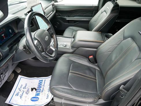 Used 2024 Ford Expedition Platinum image 7