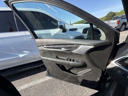 Certified 2020 Cadillac XT6 Premium Luxury FWD image 29