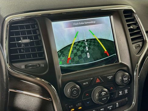 Used 2018 Jeep Grand Cherokee Limited w/ Luxury Group II AWD/4WD image 14
