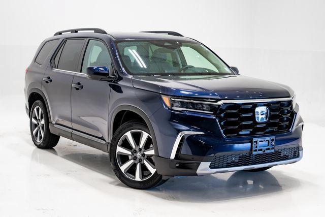 Used 2025 Honda Pilot Touring image 6