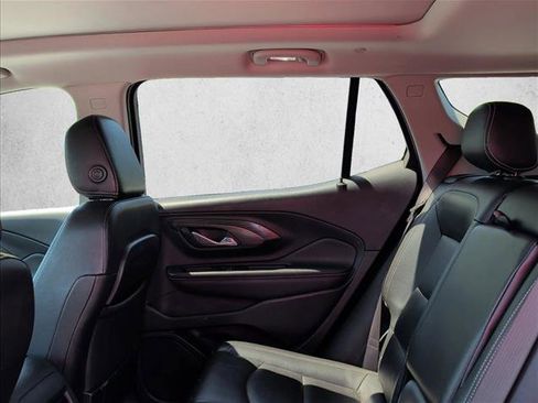 Used 2022 GMC Terrain SLT AWD/4WD image 17