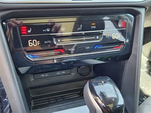 New 2025 Volkswagen Taos SE image 13