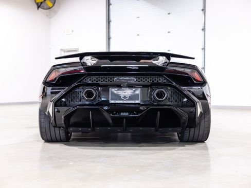 Used 2024 Lamborghini Huracan Tecnica RWD image 5