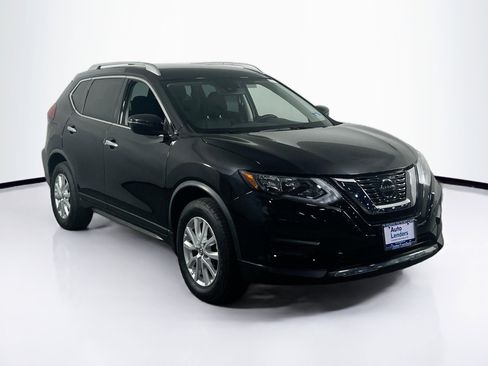 Used 2020 Nissan Rogue SV image 3