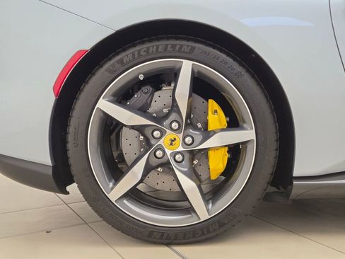 Used 2023 Ferrari Portofino M RWD image 7