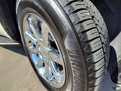 Used 2011 GMC Yukon Denali image 52