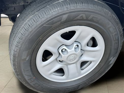 Used 2021 Toyota Tundra SR5 w/ Convenience Package image 21