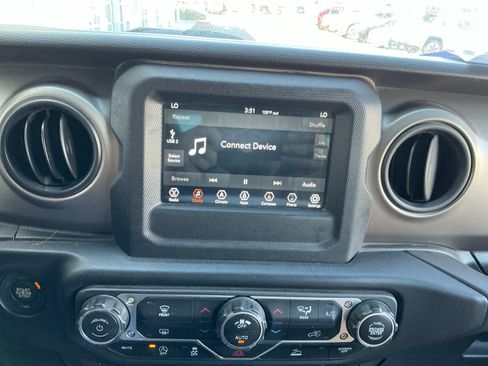 Used 2021 Jeep Wrangler Unlimited Sport AWD/4WD image 28