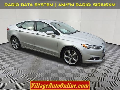 Used 2015 Ford Fusion SE image 5