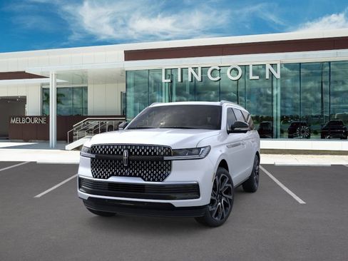 New 2026 Lincoln Navigator Reserve AWD/4WD image 2