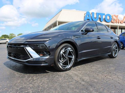 Used 2025 Hyundai Sonata SEL FWD image 11