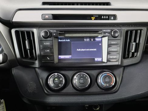 Used 2017 Toyota RAV4 LE FWD image 25