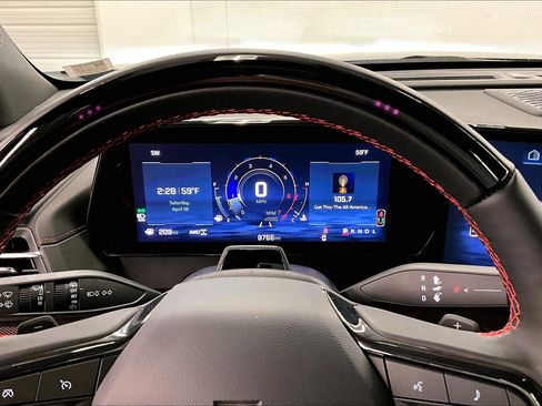 Used 2025 Chevrolet Traverse RS AWD/4WD image 29