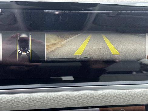 Used 2023 Land Rover Range Rover Velar S image 25