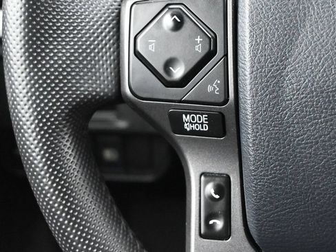 Used 2018 Toyota Tacoma TRD Sport AWD/4WD image 5