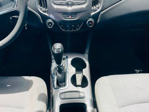 Used 2019 Chevrolet Cruze LS FWD image 14
