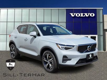 New 2025 Volvo XC40 B5 Core w/ Protection Package Premier