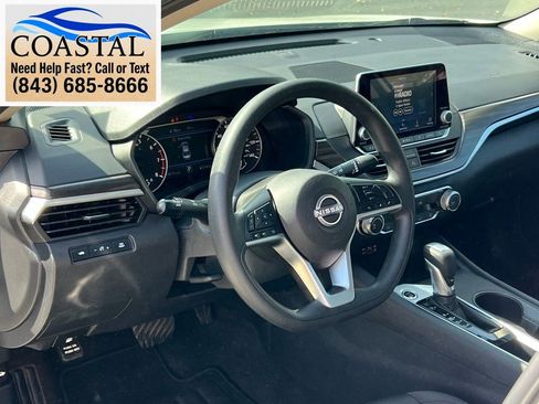 Certified 2025 Nissan Altima 2.5 SV FWD image 6