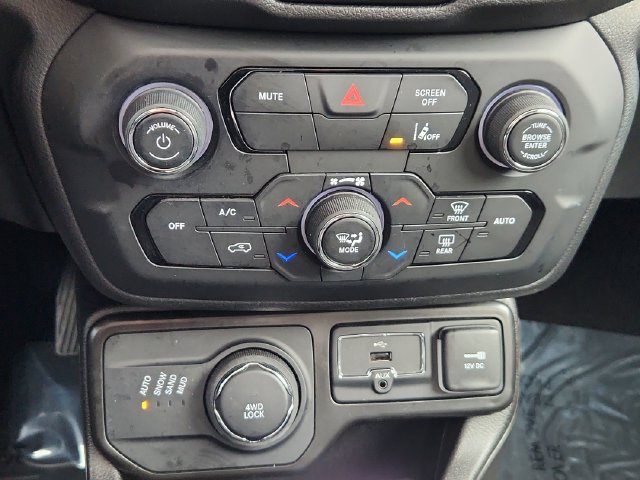 Used 2023 Jeep Renegade Latitude w/ Sun & Fun Group AWD/4WD image 40
