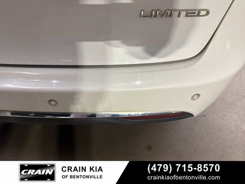 Used 2019 Chrysler Pacifica Limited image 14