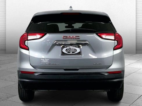 Used 2024 GMC Terrain SLE AWD/4WD image 3