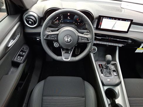 New 2025 Alfa Romeo Tonale image 7