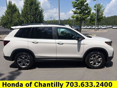 Used 2023 Honda Passport TrailSport image 8