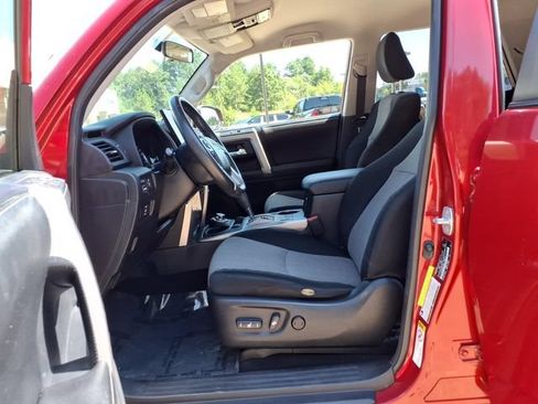 Used 2014 Toyota 4Runner SR5 AWD/4WD image 13