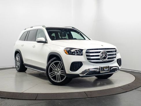 Certified 2026 Mercedes-Benz GLS 450 4MATIC image 1