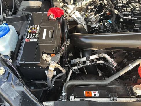 Used 2018 Ford F150 Lariat w/ Equipment Group 502A Luxury AWD/4WD image 32