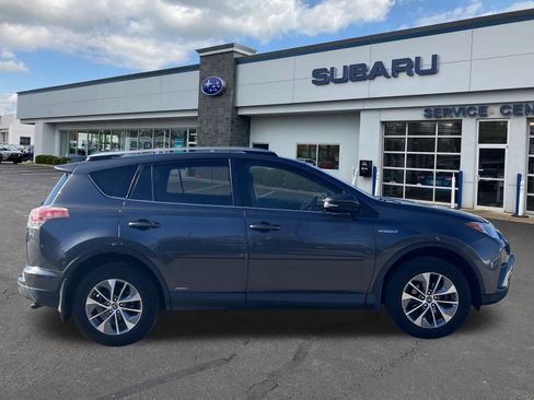 Used 2016 Toyota RAV4 XLE image 8