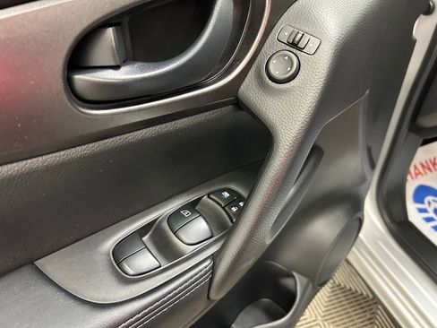 Used 2020 Nissan Rogue Sport S AWD/4WD image 19