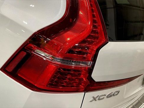 Certified 2023 Volvo XC60 B5 Plus image 30
