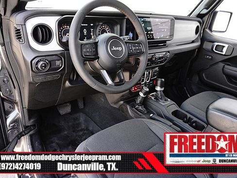 Used 2024 Jeep Gladiator Sport AWD/4WD image 10