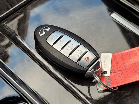 Used 2024 INFINITI QX80 Sensory image 43