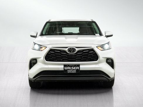 Certified 2026 Toyota Highlander XLE AWD/4WD image 8