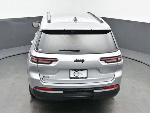 Used 2024 Jeep Grand Cherokee L Laredo image 44