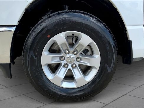 Used 2024 RAM 1500 Laramie image 9