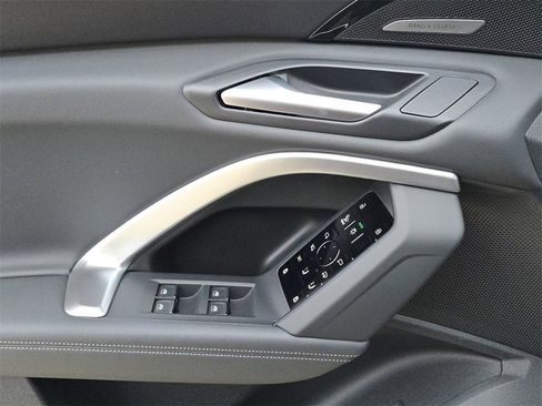 New 2025 Audi Q5 Premium Plus image 19