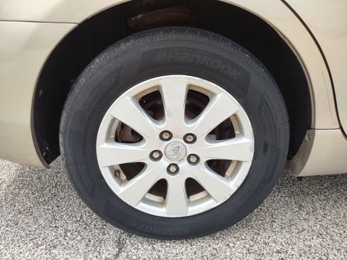 Used 2009 Toyota Camry FWD image 25
