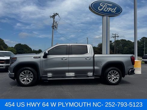 Used 2023 GMC Sierra 1500 Denali w/ Technology Package AWD/4WD image 2