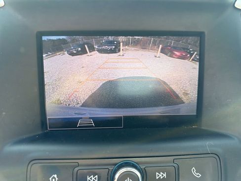 Used 2024 GMC Terrain SLE image 8