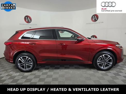 Certified 2025 Audi Q5 Prestige image 3