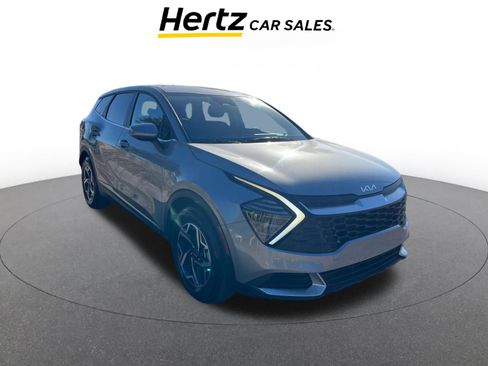 Used 2025 Kia Sportage LX image 1