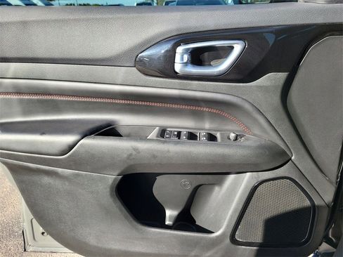 Used 2023 Jeep Compass Trailhawk image 15