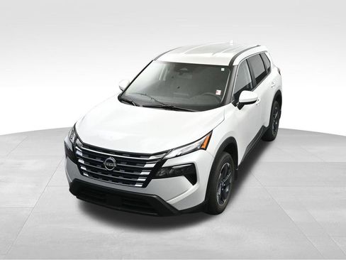Used 2025 Nissan Rogue SV AWD/4WD image 18