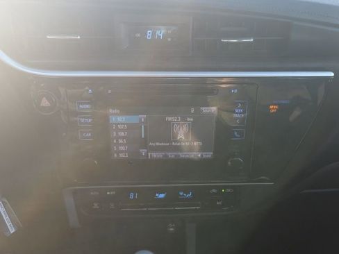 Used 2018 Toyota Corolla LE image 20