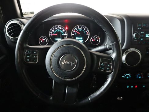 Used 2017 Jeep Wrangler Sahara w/ Connectivity Group image 20